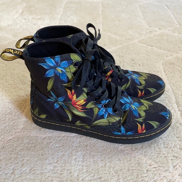 Dr. Martens Shoes - Dr. Martens Hawaiian Hackney